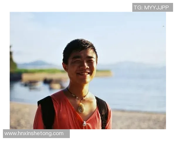 足球明星灿烂微笑瞬间集锦展现他们的魅力与风采